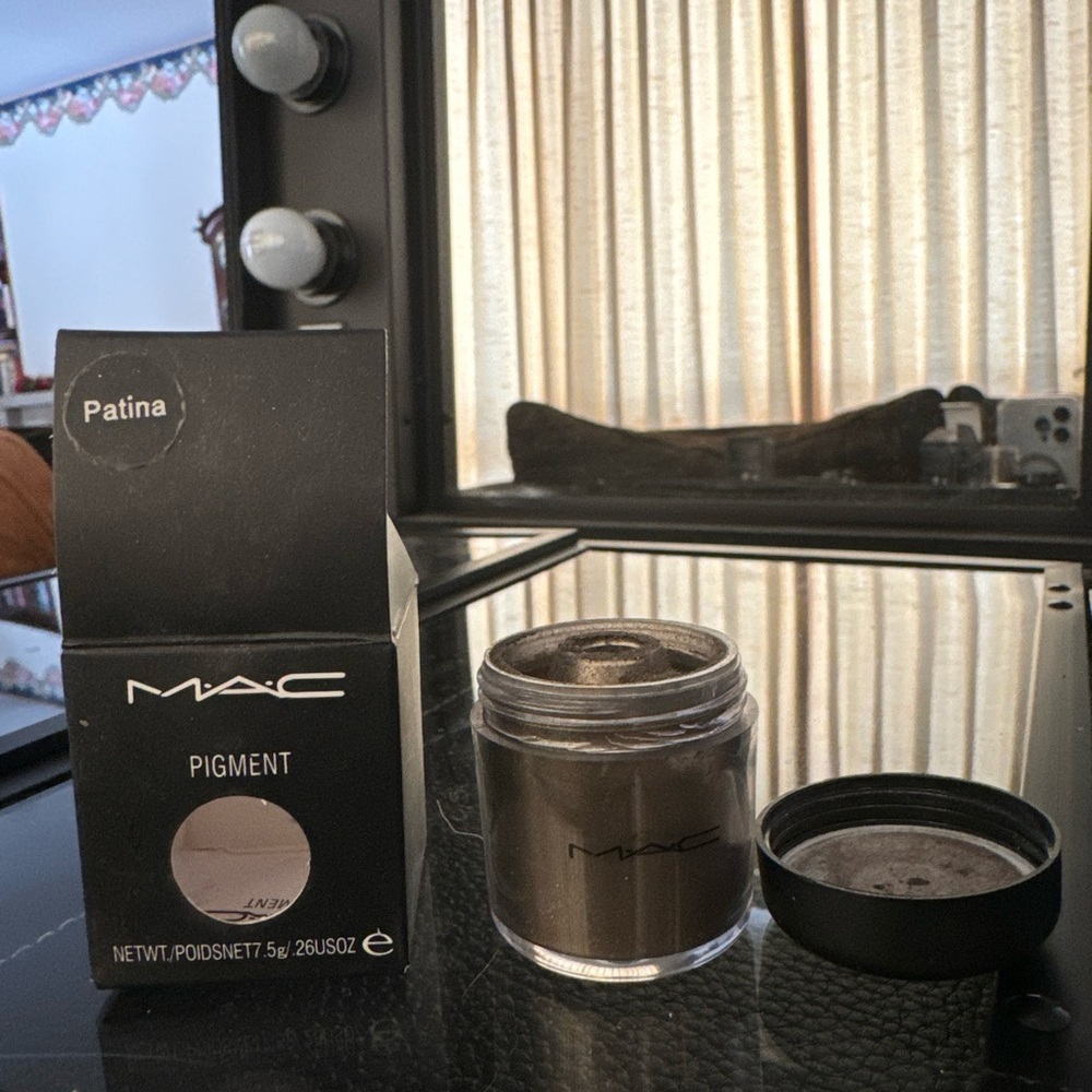 NEW MAC PIGMENT EYESHADOW